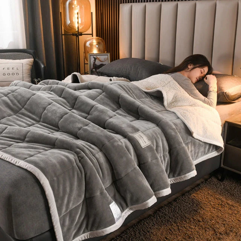Fleece Blanket – Soft Warmth with Premium Flannel Fabric & Elegant Design