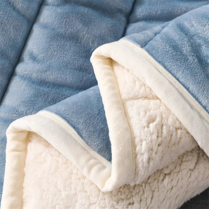 Fleece Blanket – Soft Warmth with Premium Flannel Fabric & Elegant Design