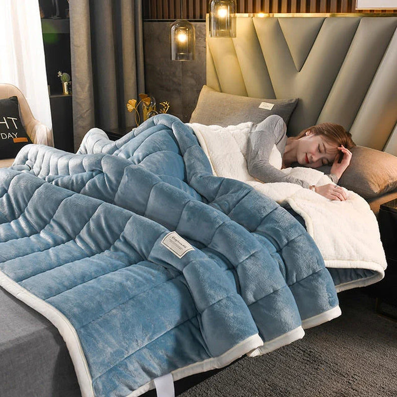 Fleece Blanket – Soft Warmth with Premium Flannel Fabric & Elegant Design