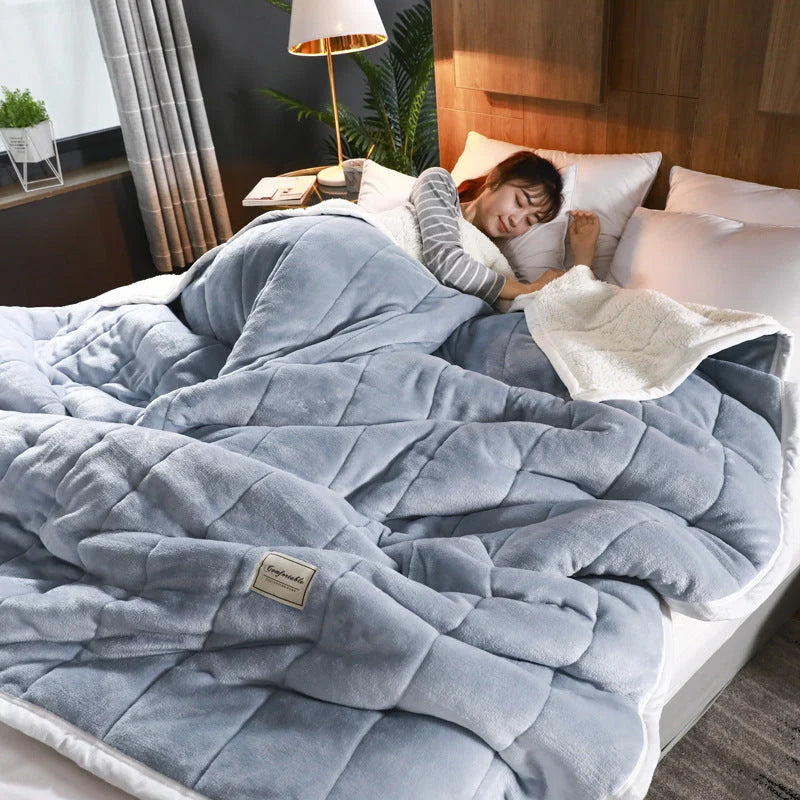 Fleece Blanket – Soft Warmth with Premium Flannel Fabric & Elegant Design